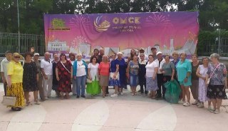 Танцевальные вечера вернулись в Советский парк: омичи празднуют жизнь