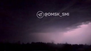 Мощная гроза в Исилькульском районе вызывает отключения электроэнергии